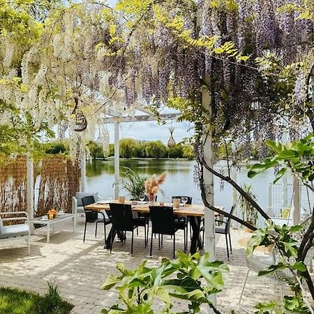 Therme - Corbeanca By The Lake Luxury Villa Εξωτερικό φωτογραφία