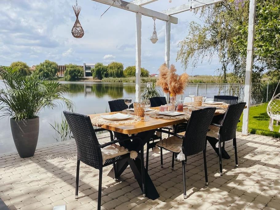 Therme - Corbeanca By The Lake Luxury Villa Εξωτερικό φωτογραφία