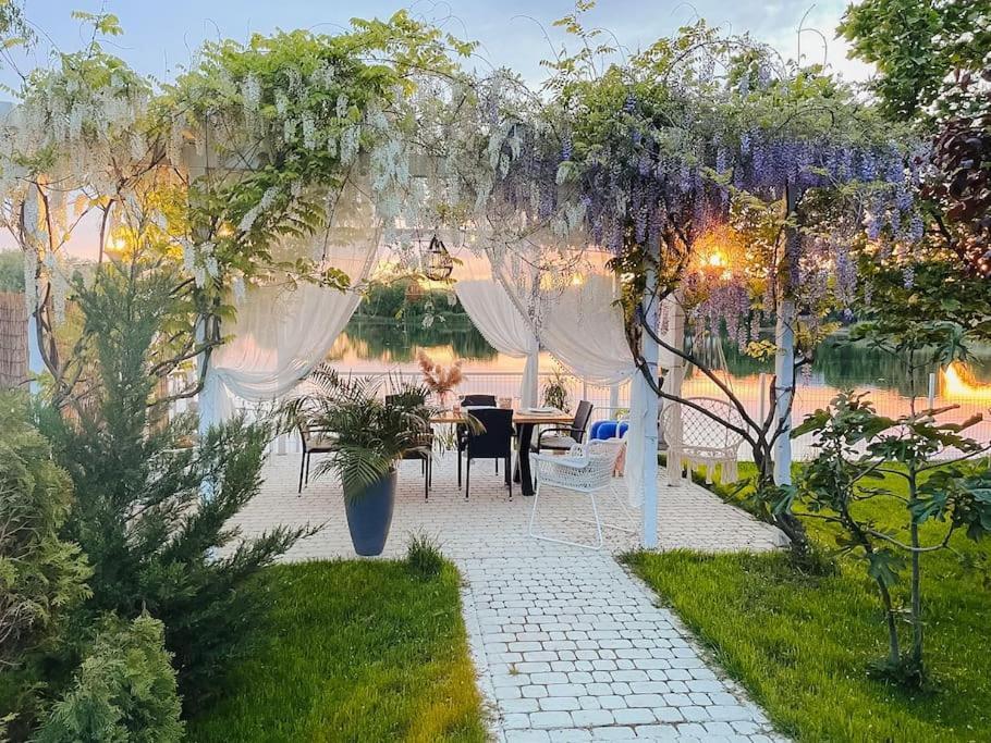 Therme - Corbeanca By The Lake Luxury Villa Εξωτερικό φωτογραφία