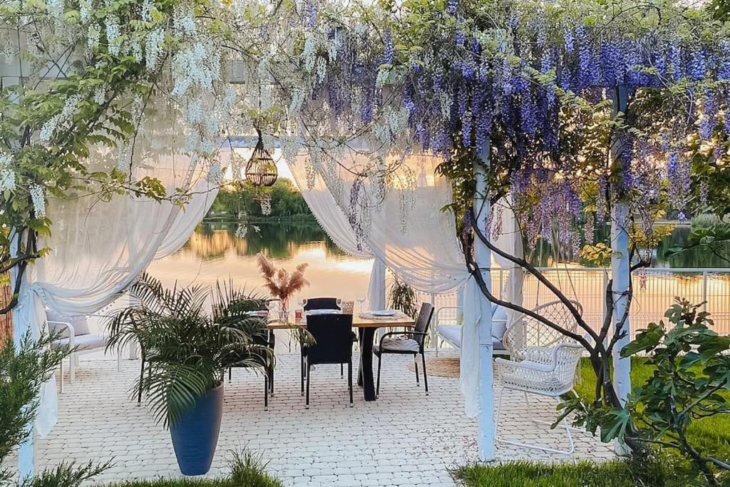 Therme - Corbeanca By The Lake Luxury Villa Εξωτερικό φωτογραφία