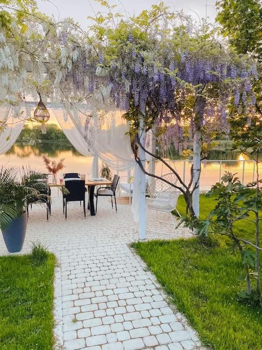 Therme - Corbeanca By The Lake Luxury Villa Εξωτερικό φωτογραφία
